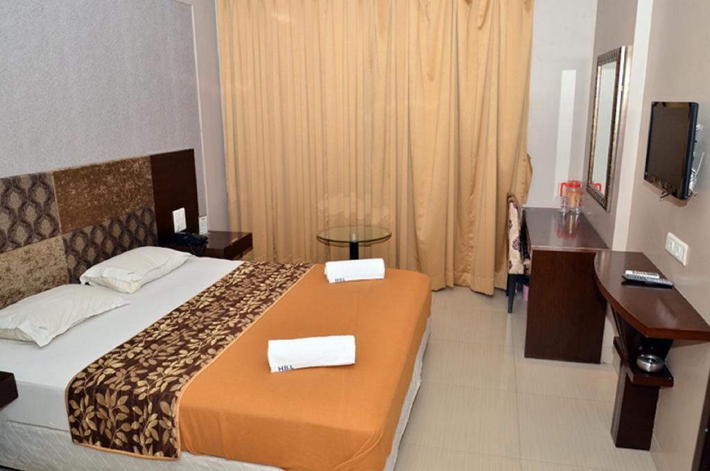 Hotel Blue Lagoon Daman Quarto foto